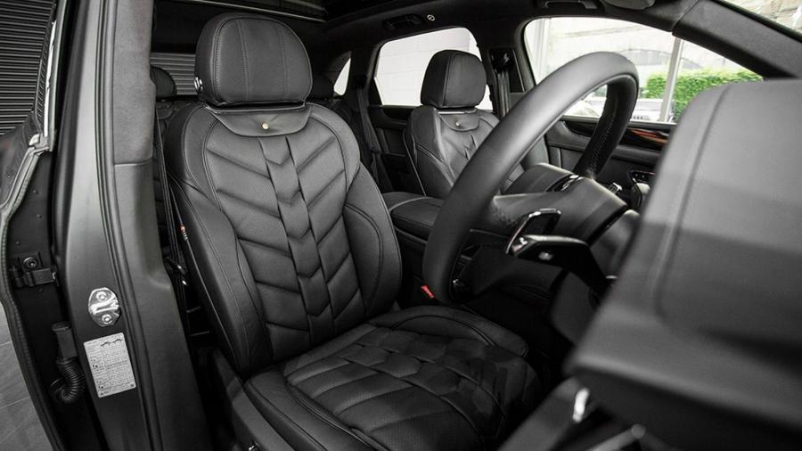 Интерьер Bentley Bentayga Le Mans Edition by Project Kahn 2017 года  (фото 4 из 9)